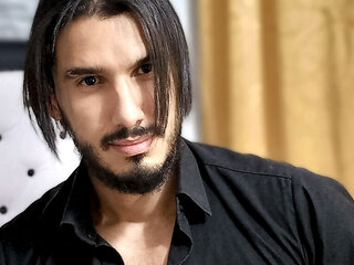 TylerDang's Headshot