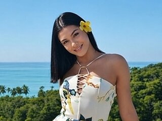 Laurinha 21cm's Headshot