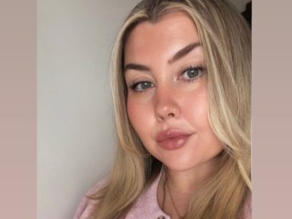 PeachyPolUK's Headshot
