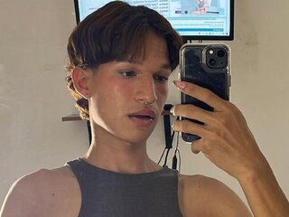 CameronMiranda's Headshot