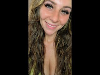 Kelsey_Marie's Headshot