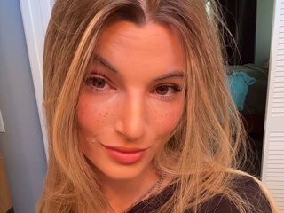 Itsrosiecheeks's Headshot