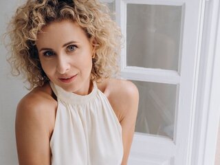 AngelEmeli's Headshot