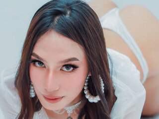 LeillaSanchez's Headshot